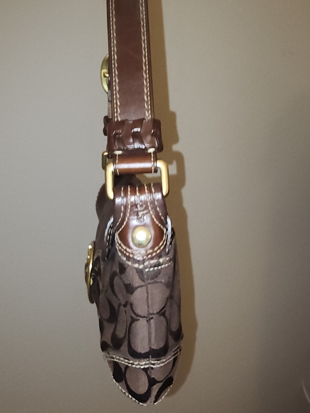 Vintage Coach Brown Signature Canvas & Leather Shoulder Bag with Brass Hardware - Picture 3 of 7